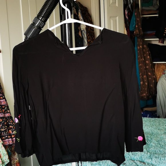 Auguste the Label embroidered black top - Picture 2 of 3